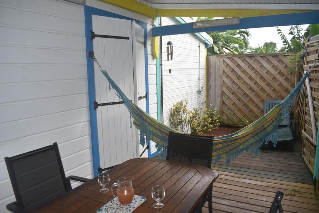 Lagon Sainte-Anne : Au Calme Et A 2 Pas Des Plages Exterior foto